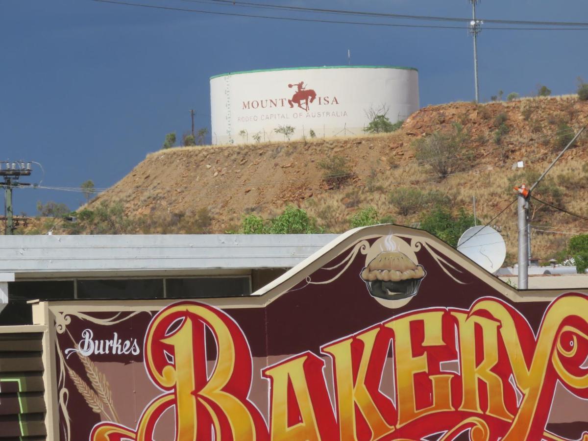 Burke & Wills Mt Isa Motel Mount Isa Buitenkant foto